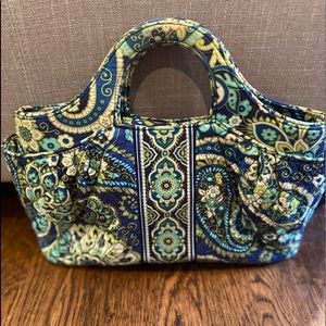 Beautiful Vera Bradley Rythm and Blues Bag. Satchel style with many pockets.